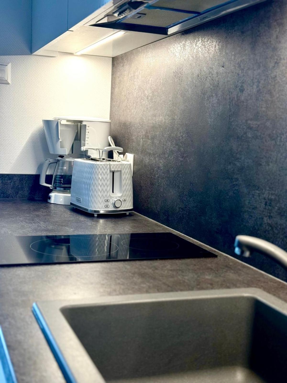 Aquamarina Prima Gold Apartment เมียนซิดดรอแย ภายนอก รูปภาพ